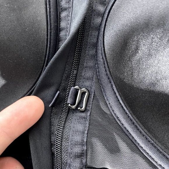 5/$25 Old Navy Active Black Front Zip Closure Sports Bra 34C - Picture 13 of 15